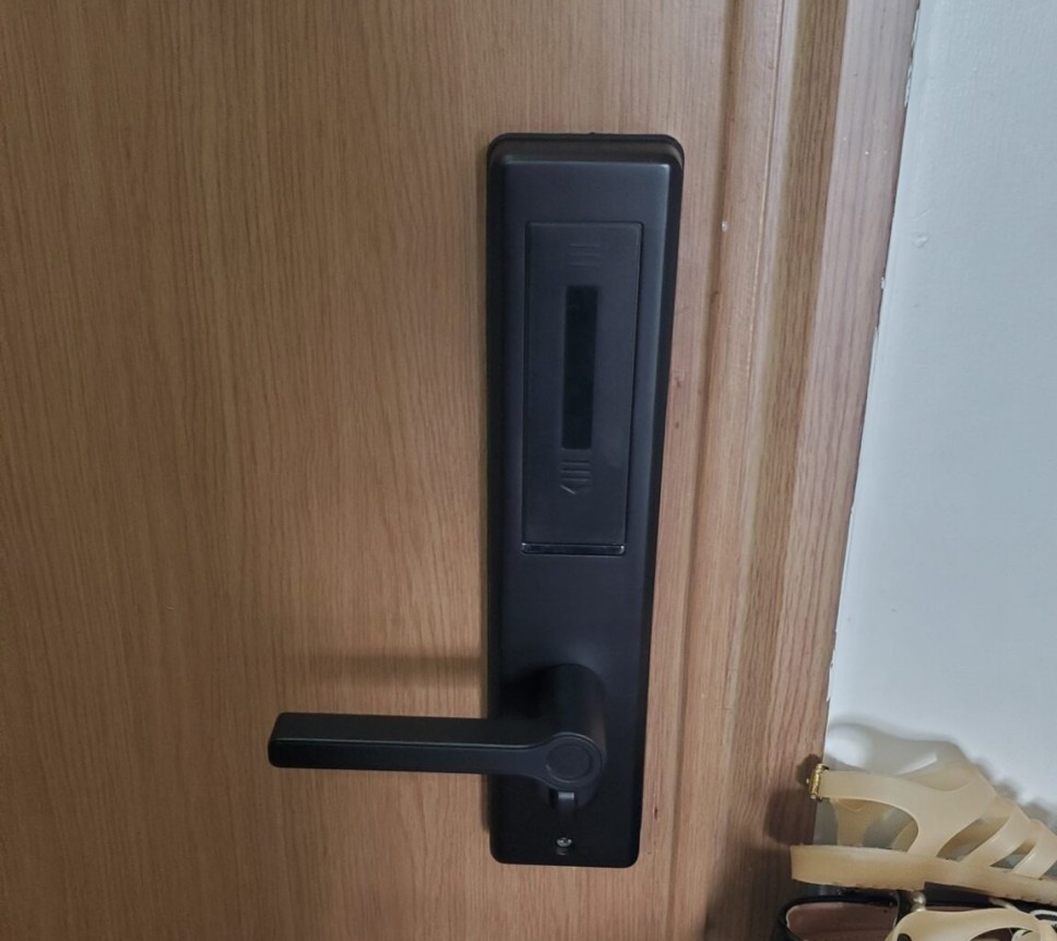 khoa cua van tay olok h3900 4