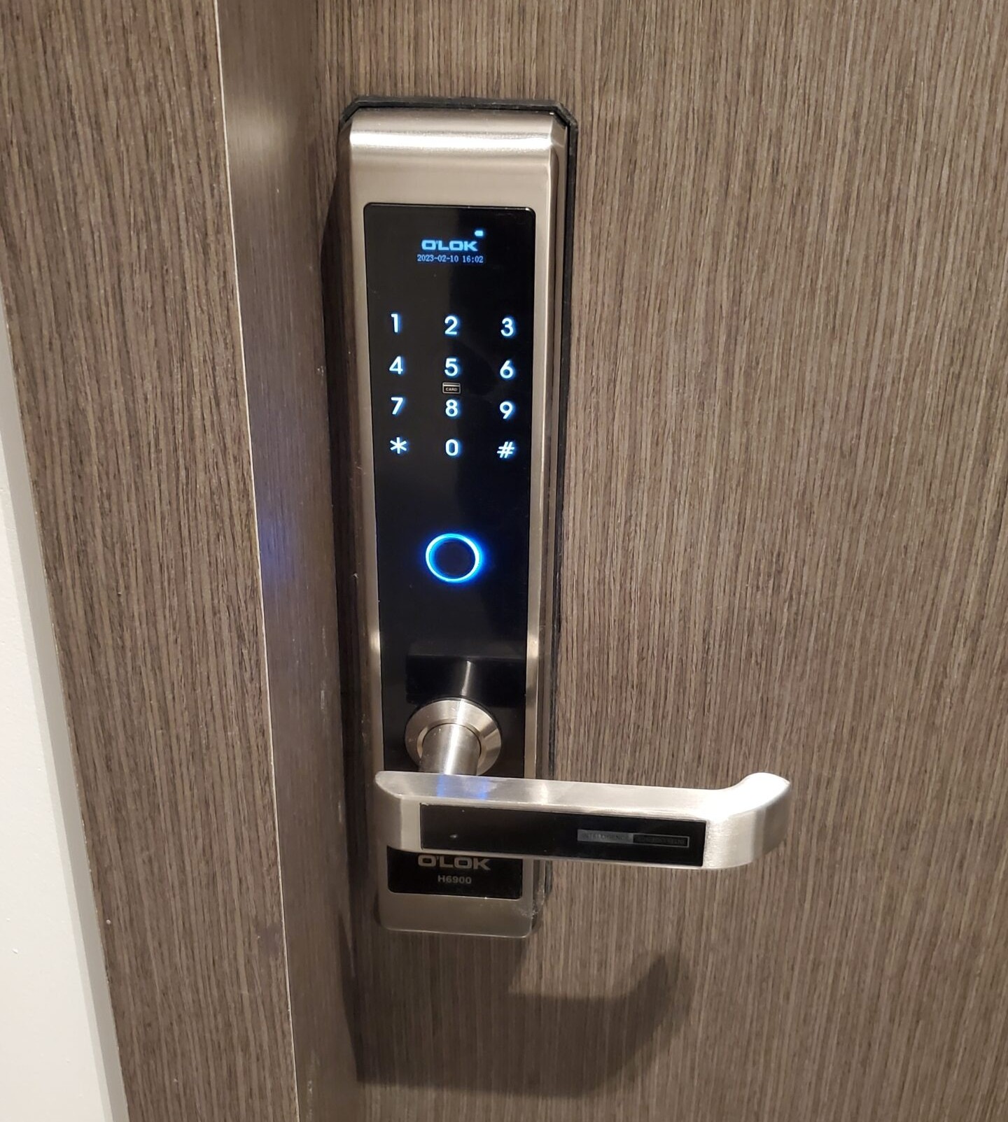 Khóa cửa điện tử O’LOK H6900 5 khoa cua van tay olok h6900 2 sc