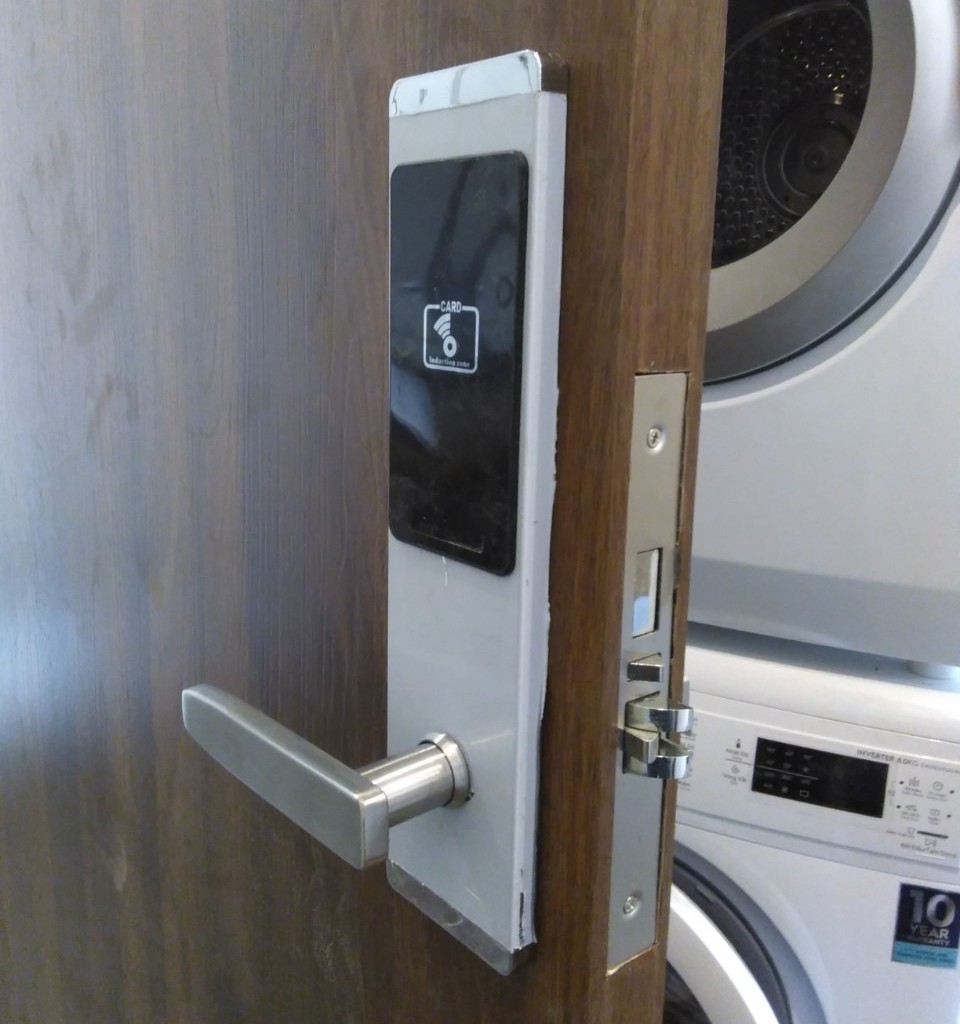 khoa khach san olok ht711 3