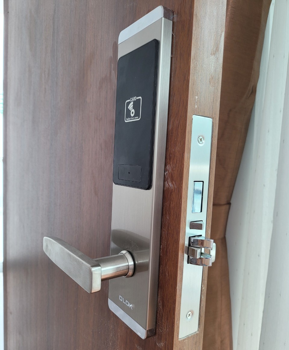 khoa khach san olok ht711 4