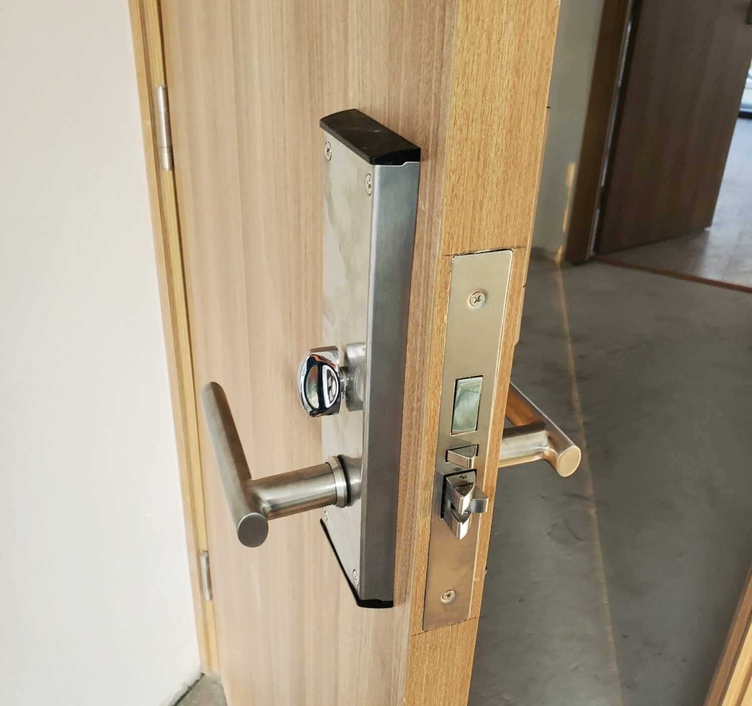 khoa the tu khach san olok ht715 6