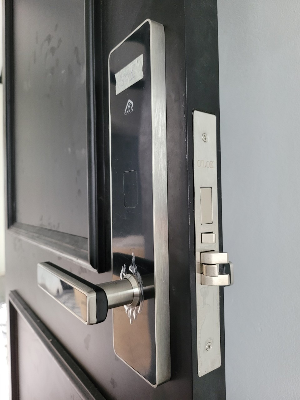 khoa the tu khach san olok ht718 4